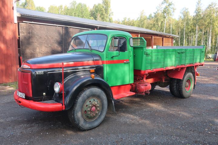 580582-3 Truck, Volvo N88 -73