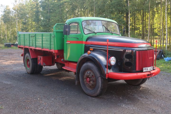 580582-7 Truck, Volvo N88 -73