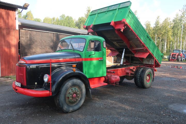580582-16 Truck, Volvo N88 -73