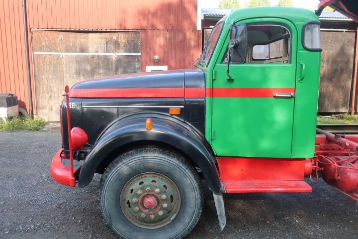 580582-36 Truck, Volvo N88 -73