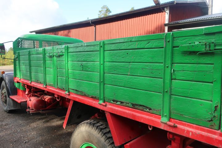 580582-82 Truck, Volvo N88 -73