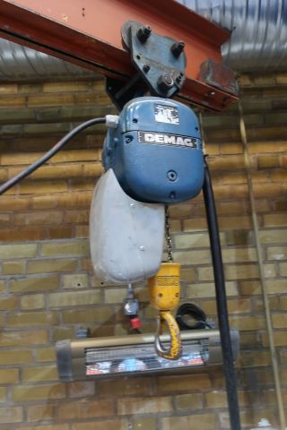 580825-7 Pillar crane Demag 500kg