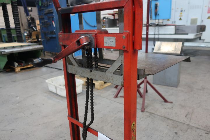 580853-6 Pirra med lyft