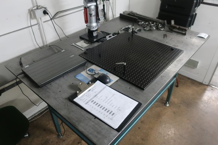 580896-8 Measuring arm on table, ROMER SIGMA 2018
