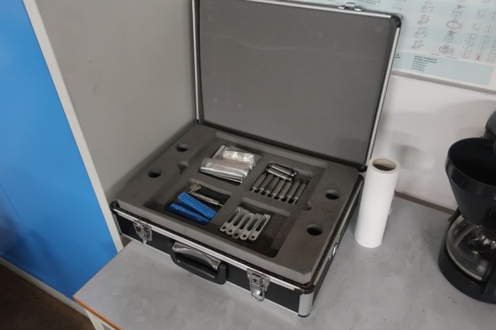 580896-12 Measuring arm on table, ROMER SIGMA 2018