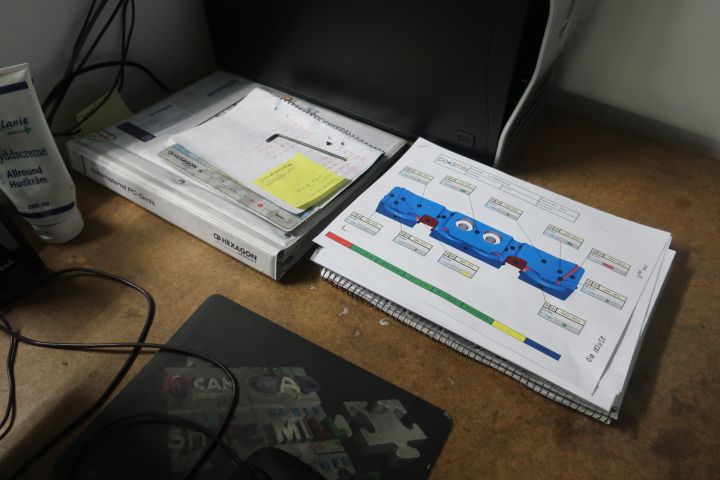 580896-15 Measuring arm on table, ROMER SIGMA 2018