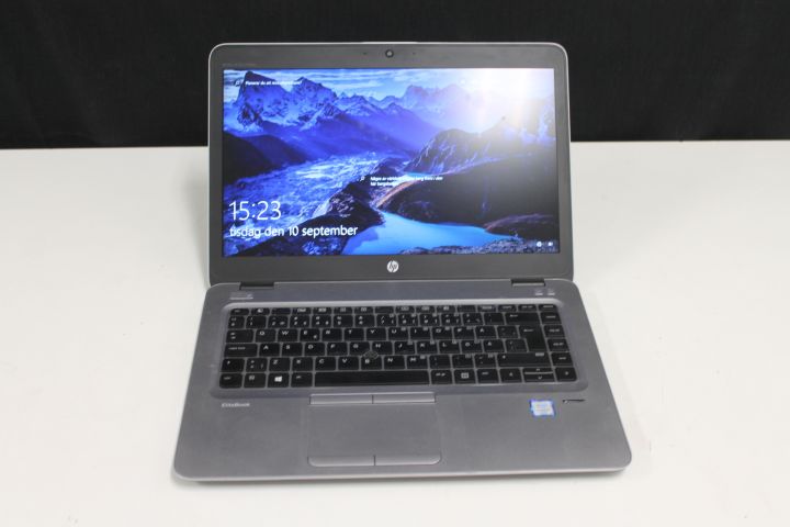550101-2 HP EliteBook 840 G3 with charger and dock