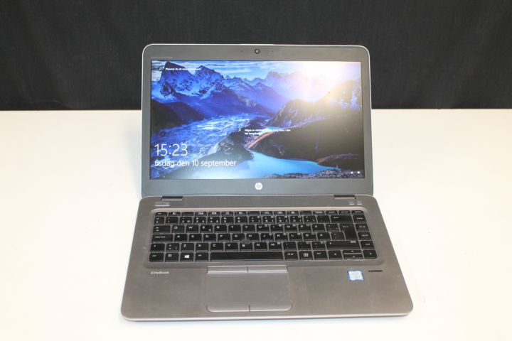 550101-1 HP EliteBook 840 G3 with charger and dock
