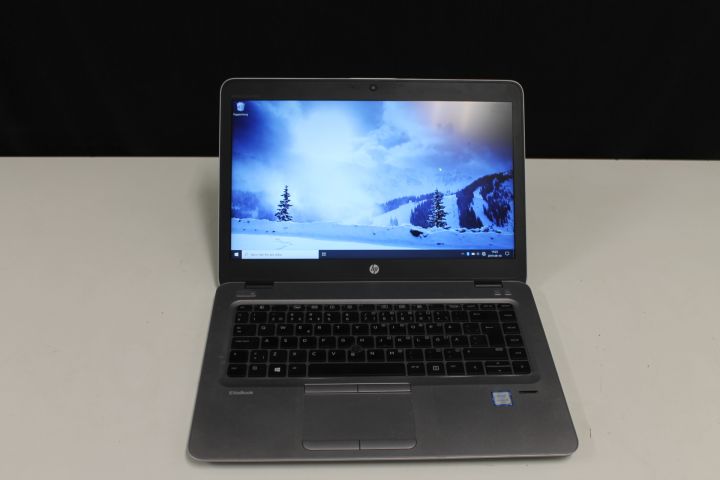 550101-6 HP EliteBook 840 G3 with charger and dock
