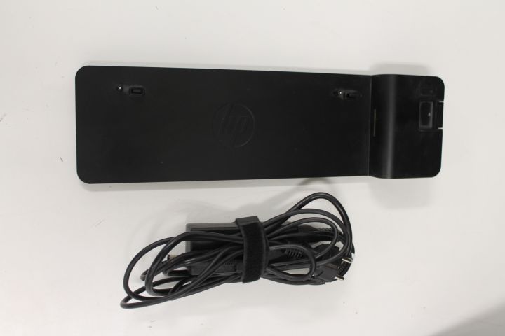 550101-8 HP EliteBook 840 G3 with charger and dock