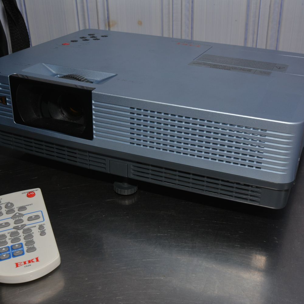 Projector EIKI LC-XBL20 | PS Auction