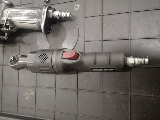 577863-2 Package of air pressure tools