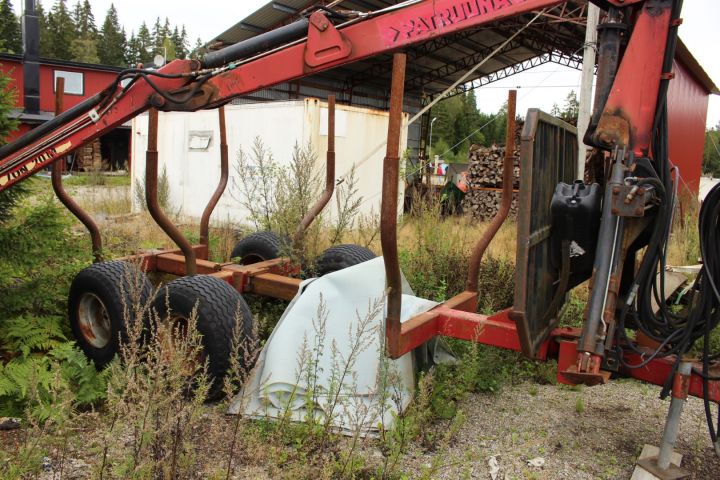 595673-5 Timmertrailer med kran Patruuna 55