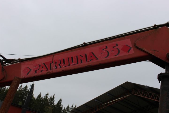 595673-9 Timmertrailer med kran Patruuna 55