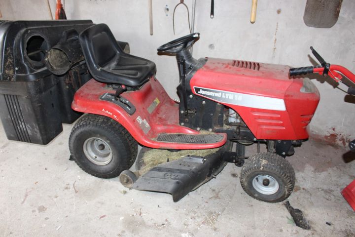 595694-1 Åkgräsklippare Jonsered LTH 15
