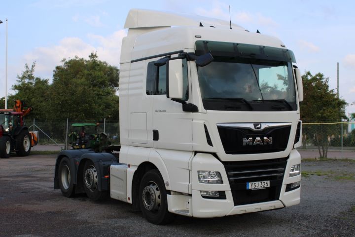 544622-3 Tractor unit MAN TGX 26,500 6x2 / 2 -17 (EURO6, approx. 20320 miles)