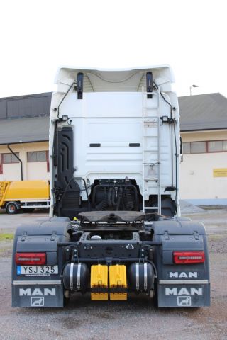 544622-6 Tractor unit MAN TGX 26,500 6x2 / 2 -17 (EURO6, approx. 20320 miles)