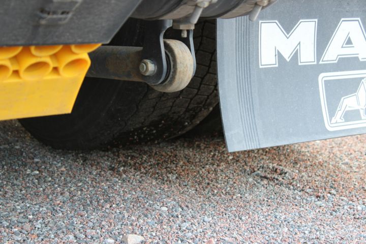 544622-15 Tractor unit MAN TGX 26,500 6x2 / 2 -17 (EURO6, approx. 20320 miles)