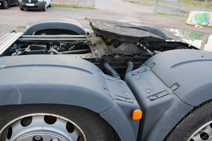 544622-17 Tractor unit MAN TGX 26,500 6x2 / 2 -17 (EURO6, approx. 20320 miles)