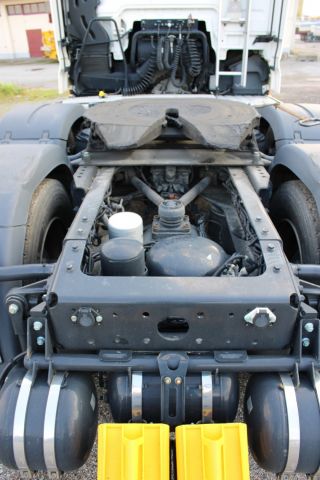 544622-18 Tractor unit MAN TGX 26,500 6x2 / 2 -17 (EURO6, approx. 20320 miles)