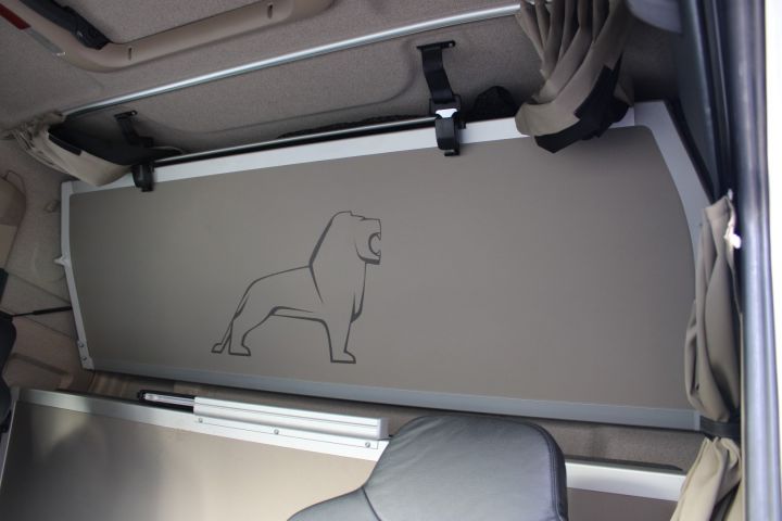 544622-23 Tractor unit MAN TGX 26,500 6x2 / 2 -17 (EURO6, approx. 20320 miles)