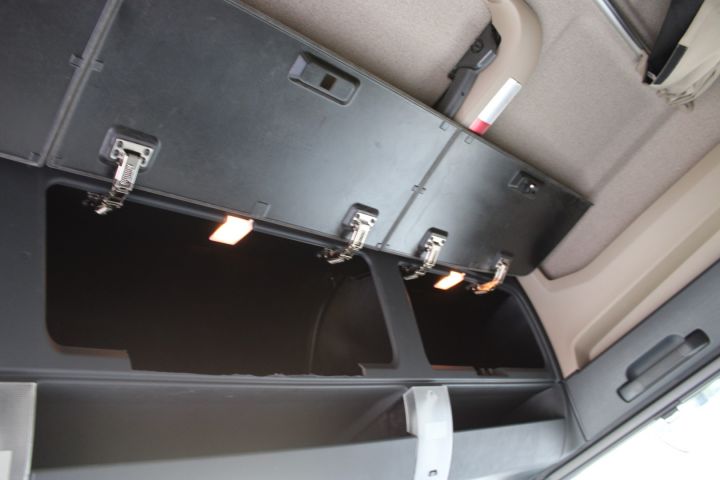 544622-35 Tractor unit MAN TGX 26,500 6x2 / 2 -17 (EURO6, approx. 20320 miles)