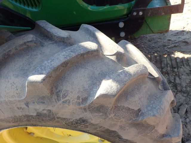 598193-14 John Deere 5080M with Trima loader +3.1 p -11 CYJ704