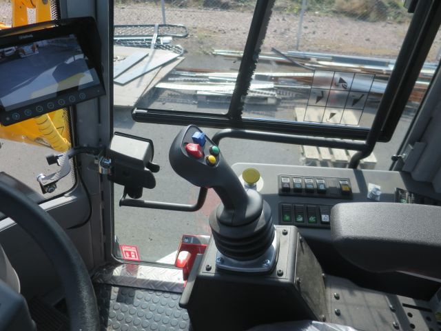 589329-32 Paus swing loader 10.7 -2019