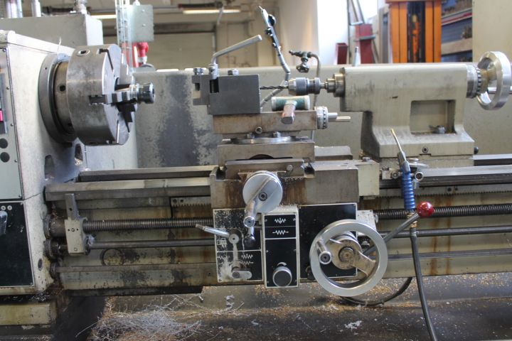550985-7 Lathe Harrisson 300x12x180