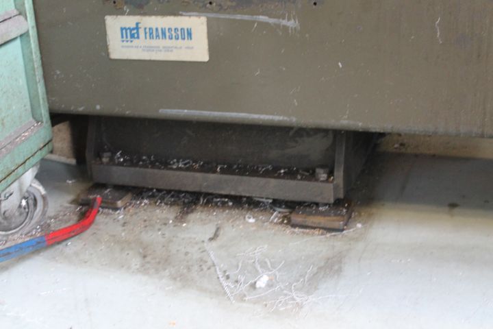 550985-11 Lathe Harrisson 300x12x180