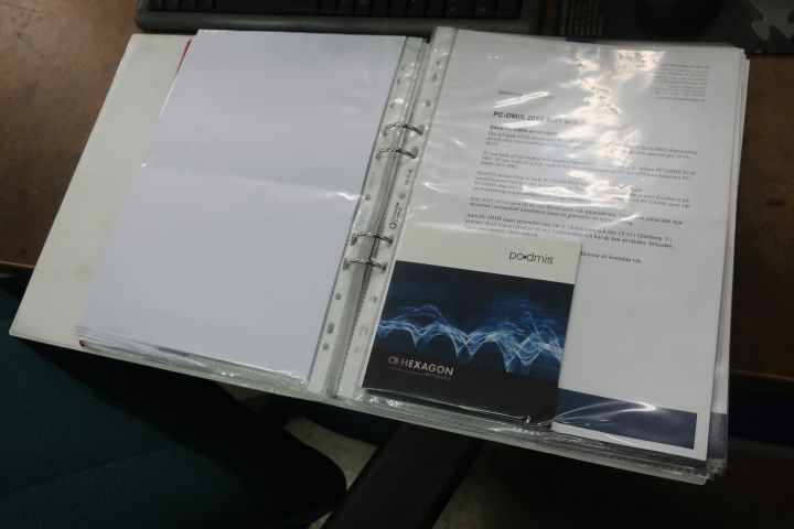 580896-33 Measuring arm on table, ROMER SIGMA 2018