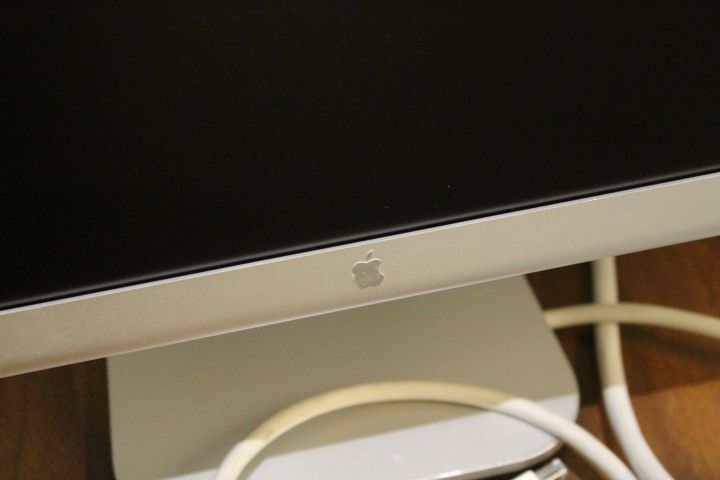 551070-4 Apple Cinema Display 20 "Monitor Screen