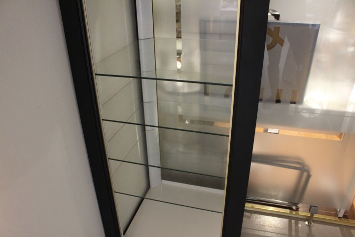 551113-4 Display cabinet GHD