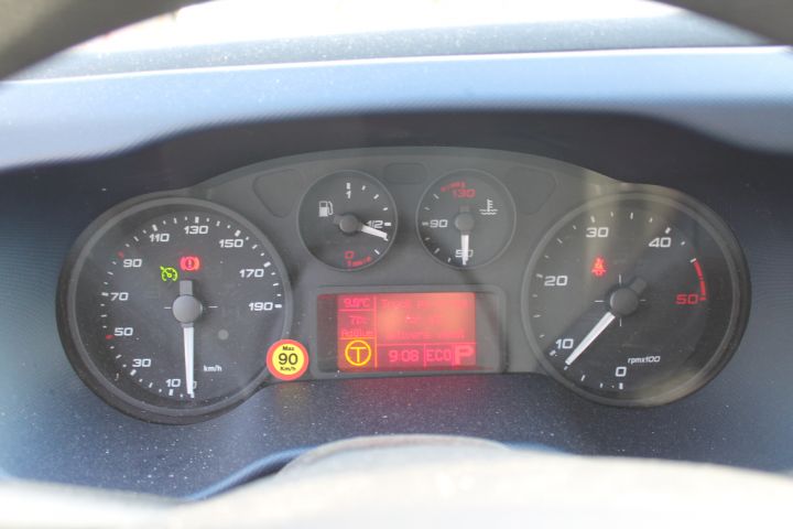 601899-28 Iveco 70C18 -2017 Cabinet BG-Lyft 66936km Reg.no: AGE727