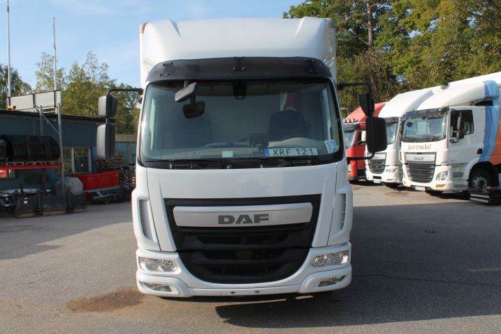 601890-3 DAF LF Aerobody -2017 84201 km  Reg.nr: XRF121