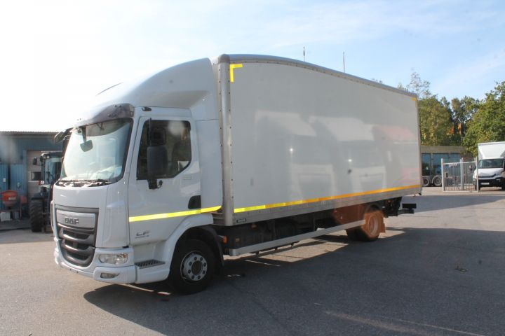 601890-5 DAF LF Aerobody -2017 84201 km  Reg.nr: XRF121