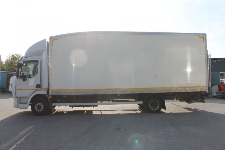 601890-6 DAF LF Aerobody -2017 84201 km  Reg.nr: XRF121