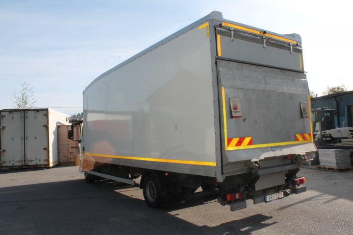 601890-7 DAF LF Aerobody -2017 84201 km  Reg.nr: XRF121