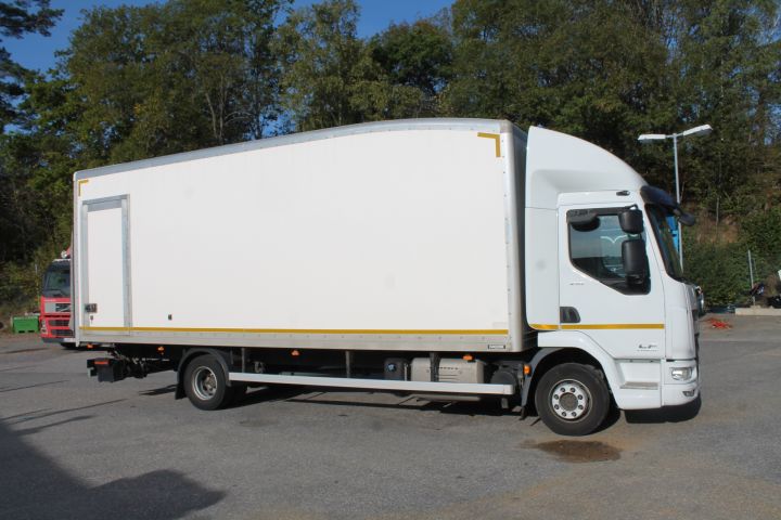 601890-11 DAF LF Aerobody -2017 84201 km  Reg.nr: XRF121