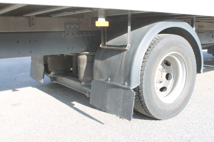 601890-28 DAF LF Aerobody -2017 84201 km  Reg.nr: XRF121