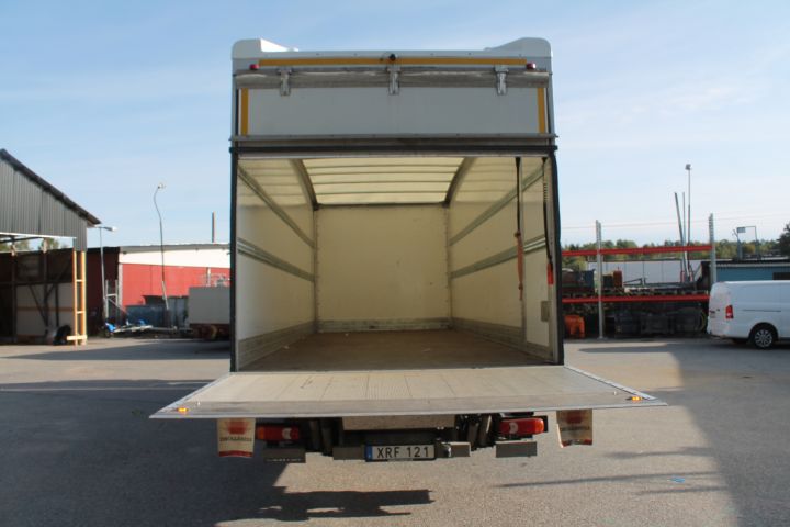 601890-30 DAF LF Aerobody -2017 84201 km  Reg.nr: XRF121