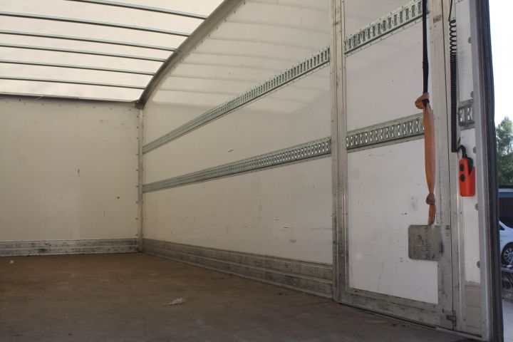 601890-33 DAF LF Aerobody -2017 84201 km  Reg.nr: XRF121