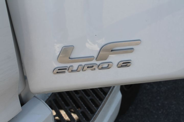 601890-37 DAF LF Aerobody -2017 84201 km  Reg.nr: XRF121