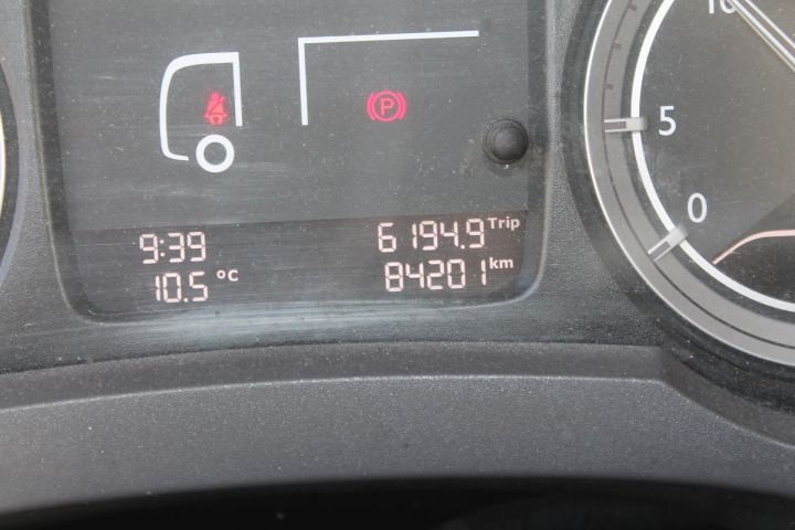 601890-49 DAF LF Aerobody -2017 84201 km  Reg.nr: XRF121