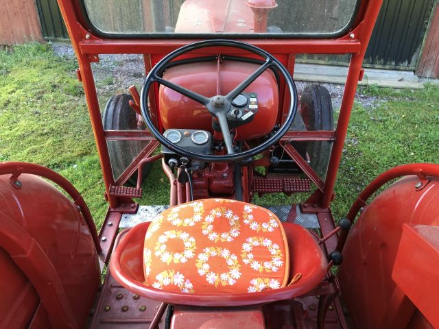 602028-9 Tractor - Bolinder Munktell BM320 Buster -61