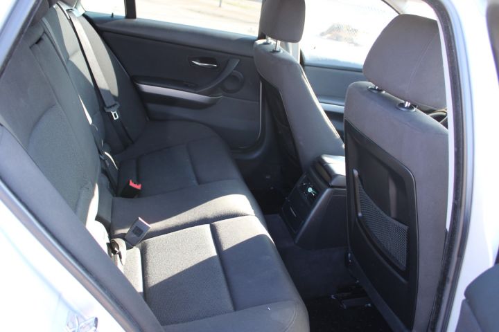 593543-8 BMW 330d Touring Automatic, 231hp, 2007