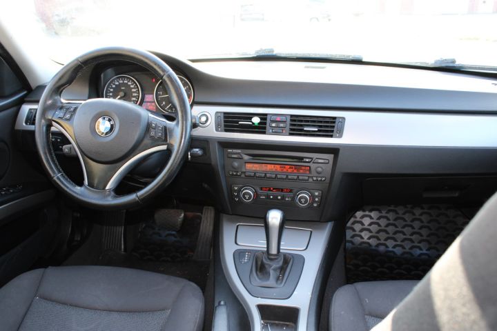 593543-9 BMW 330d Touring Automatic, 231hp, 2007