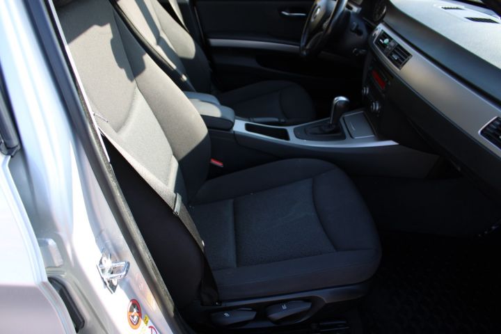 593543-10 BMW 330d Touring Automatic, 231hp, 2007
