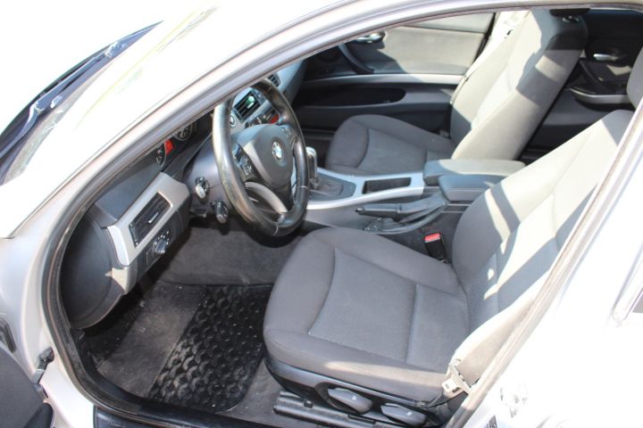 593543-12 BMW 330d Touring Automatic, 231hp, 2007