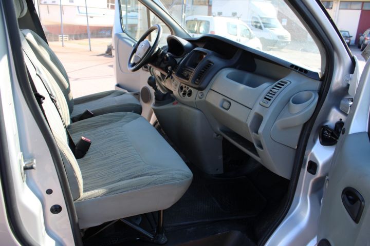 494587-11 Nissan Primastar 2.0 dCi Manuell, 114hk, -11